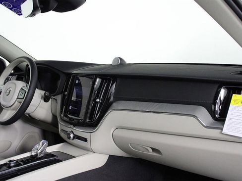 New 2025 Volvo XC60 B5 Ultra w/ Protection Package Premier image 9