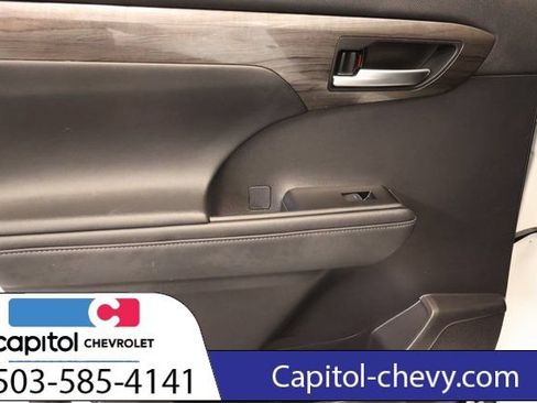 Used 2021 Toyota Highlander Platinum AWD/4WD image 36
