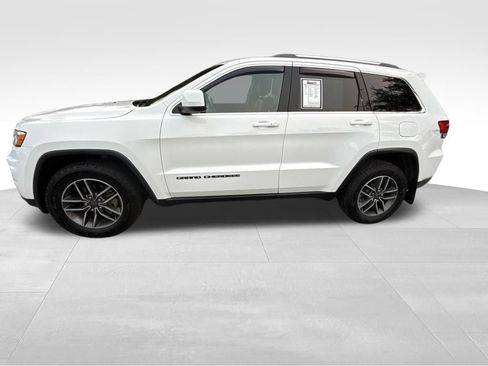 Used 2019 Jeep Grand Cherokee Laredo w/ Laredo X Package AWD/4WD image 2