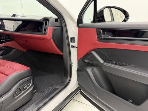 New 2026 Porsche Cayenne GTS image 22