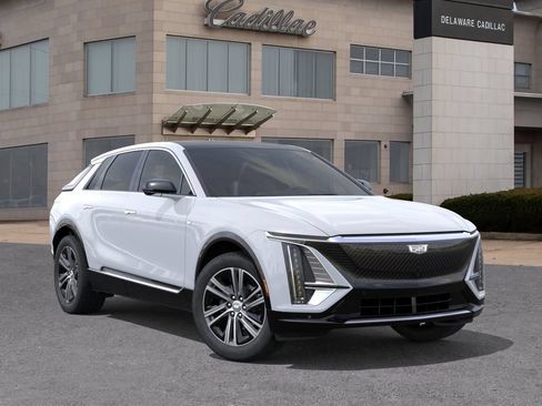 New 2026 Cadillac Lyriq Luxury AWD/4WD image 7