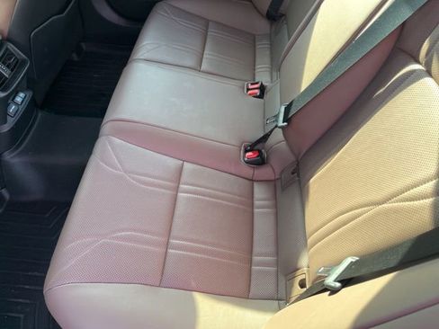 Used 2024 Lexus ES 350 Ultra Luxury image 9