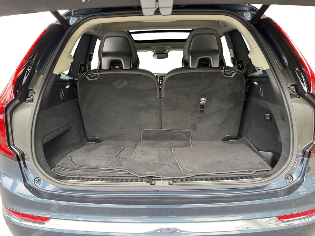 Certified 2026 Volvo XC90 B5 Ultra AWD/4WD image 11