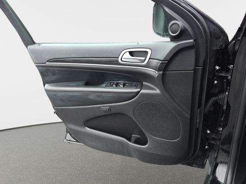 Used 2019 Jeep Grand Cherokee Limited RWD image 25