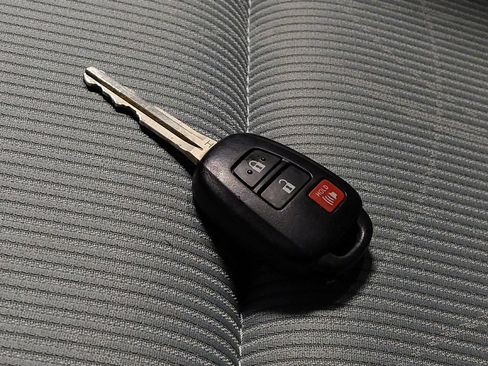 Used 2016 Toyota Prius C Two image 32