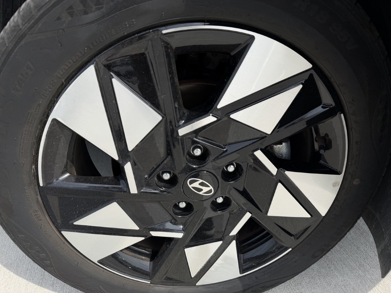 Used 2025 Hyundai Kona SEL FWD image 9