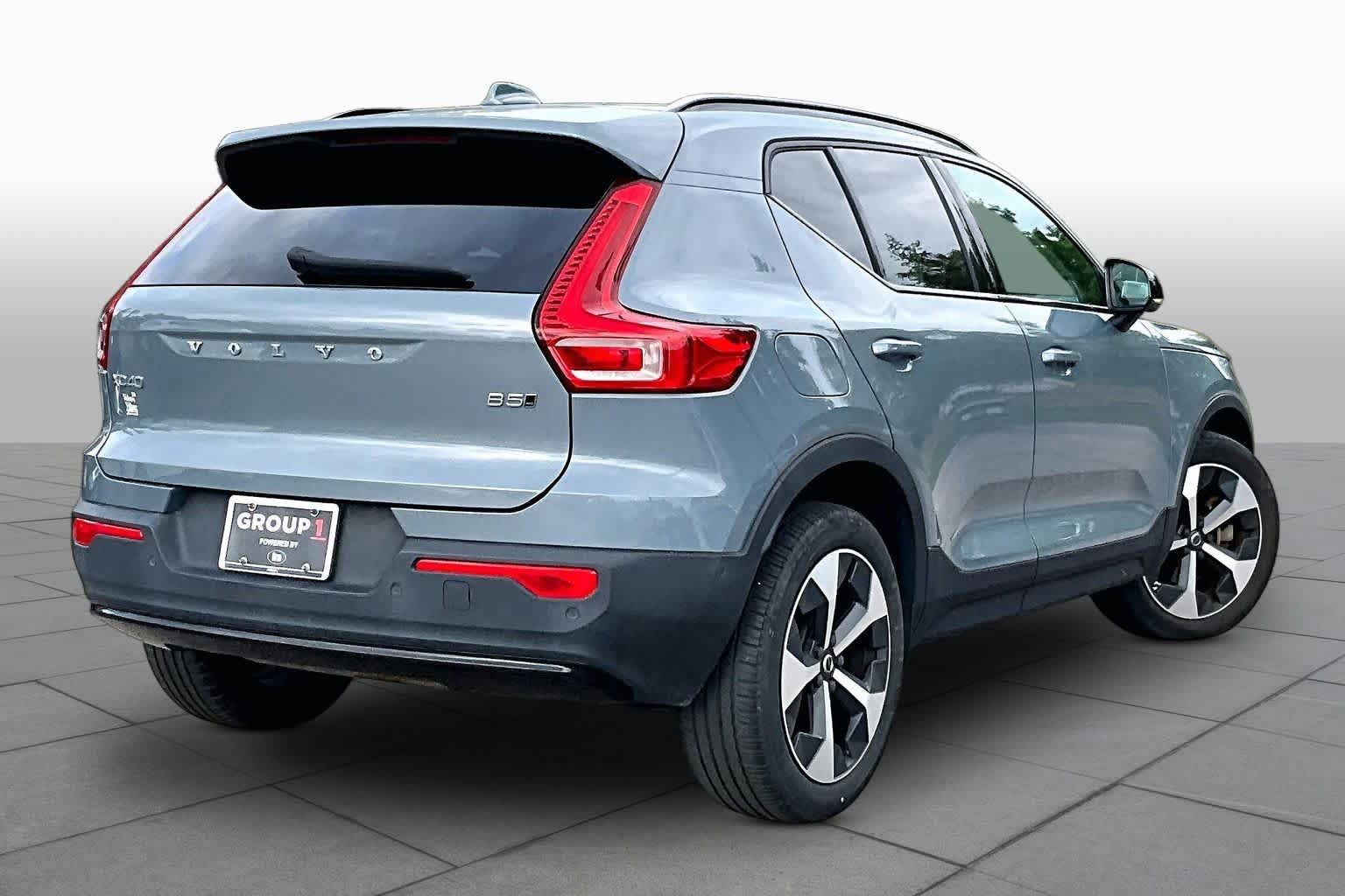 Used 2023 Volvo XC40 B5 Plus w/ Driver Assist Package AWD/4WD image 13