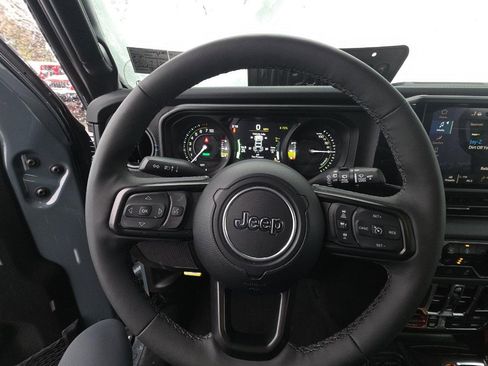 Used 2025 Jeep Wrangler Unlimited Rubicon 4xe w/ Safety Group image 8