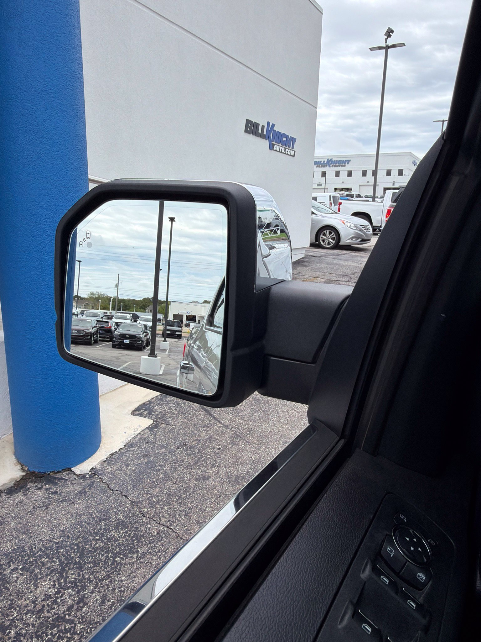 Used 2019 Ford F150 Platinum w/ Equipment Group 701A Luxury AWD/4WD image 10