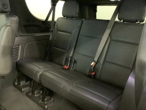 Used 2021 Chevrolet Suburban Z71 w/ Rear Media and Nav Package AWD/4WD image 11