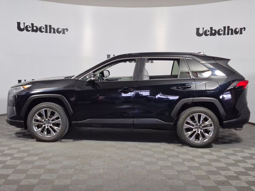 Used 2019 Toyota RAV4 XLE Premium w/ Cold Weather Package AWD/4WD image 4