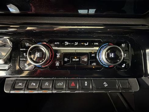 Certified 2024 GMC Sierra 1500 AT4 w/ Technology Package image 19