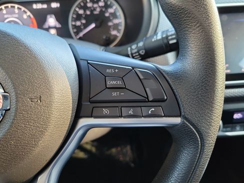 Used 2020 Nissan Kicks SV FWD image 27