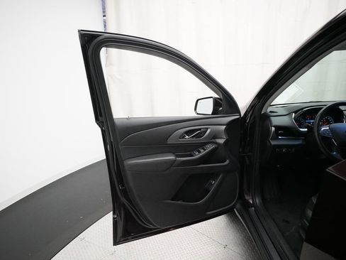 Used 2021 Chevrolet Traverse LT w/ LPO, Floor Liner Package AWD/4WD image 28