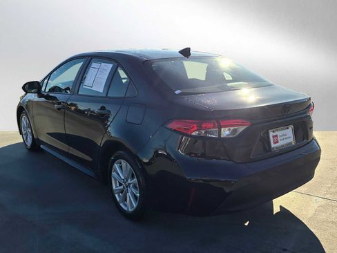 Used 2025 Toyota Corolla LE image 5