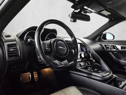 Used 2017 Jaguar F-TYPE R AWD/4WD image 10