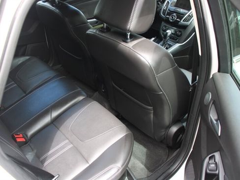 Used 2013 Ford Focus Titanium w/ Titanium Handling Pkg FWD image 6