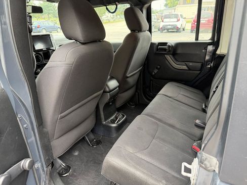Used 2017 Jeep Wrangler Unlimited Sport AWD/4WD image 13
