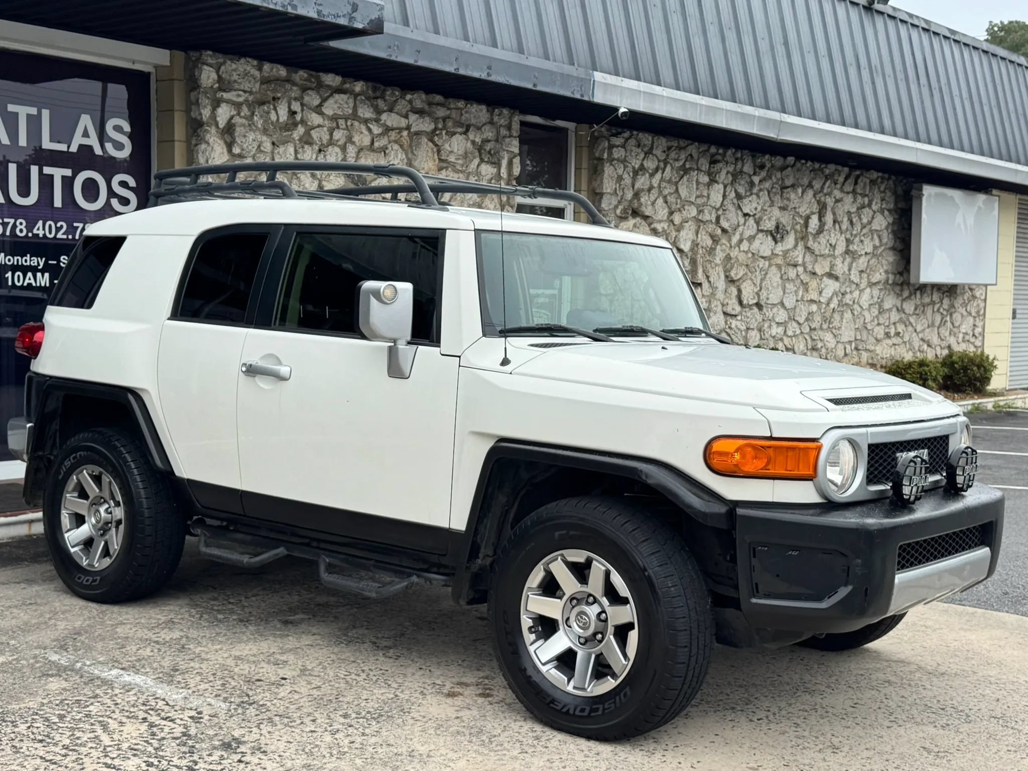 Used 2014 Toyota FJ Cruiser 4WD w/ Upgrade Package image 9