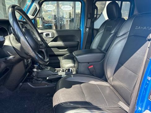 Used 2022 Jeep Wrangler Unlimited Sahara w/ LED Lighting Group AWD/4WD image 9