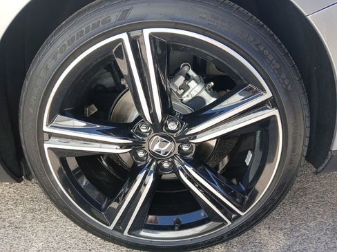Used 2025 Honda Accord Sport image 3