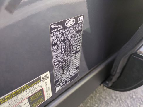 New 2026 Land Rover Range Rover SE image 31