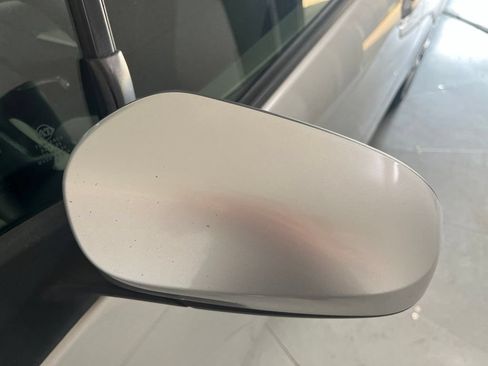 Used 2012 Toyota Yaris LE FWD image 32