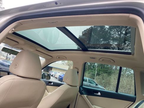 Used 2013 Volkswagen Tiguan SE image 46
