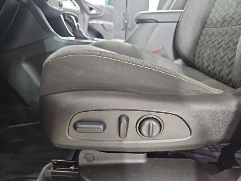 Certified 2024 Chevrolet Equinox LT w/ LPO, Floor Liner Package AWD/4WD image 35