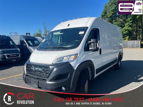 Used 2025 RAM ProMaster 2500 w/ Convenience Group FWD image 3