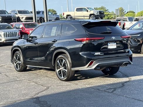 Used 2022 Toyota Highlander XSE FWD image 13