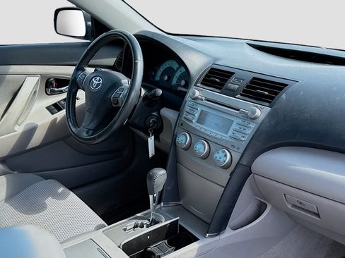 Used 2009 Toyota Camry SE FWD image 5