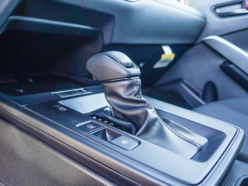 Used 2026 Toyota Corolla Cross LE image 29