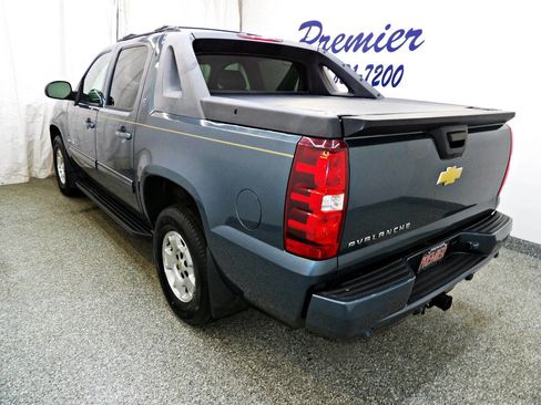 Used 2012 Chevrolet Avalanche LT image 4