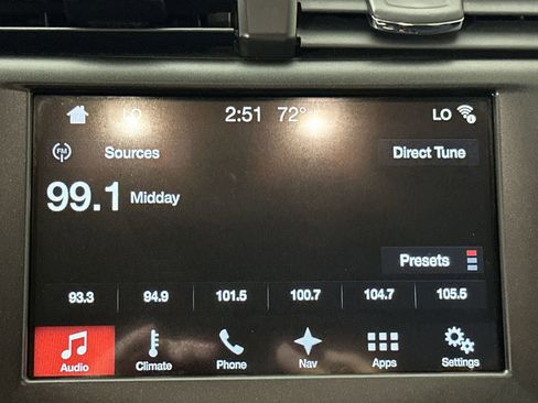 Used 2017 Ford Fusion SE w/ Fusion SE Technology Package image 16