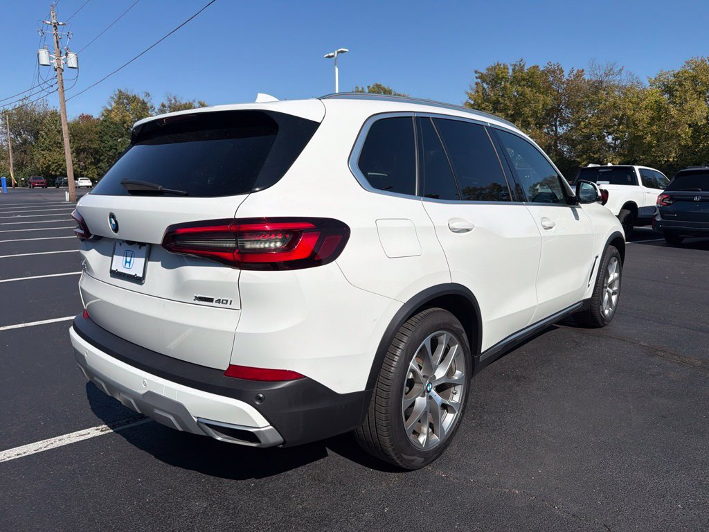 Used 2022 BMW X5 xDrive40i w/ Premium Package AWD/4WD image 5