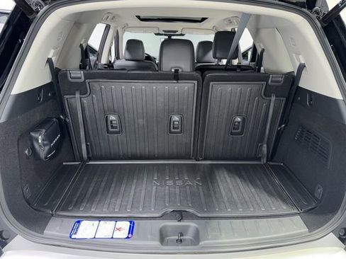 Used 2025 Nissan Pathfinder Platinum image 30