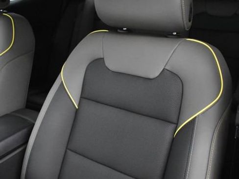 New 2025 Chevrolet Trax ACTIV w/ Driver Confidence Package image 19