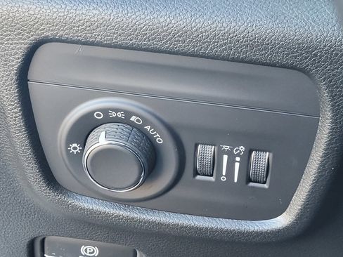 New 2025 Jeep Grand Cherokee L Altitude image 25