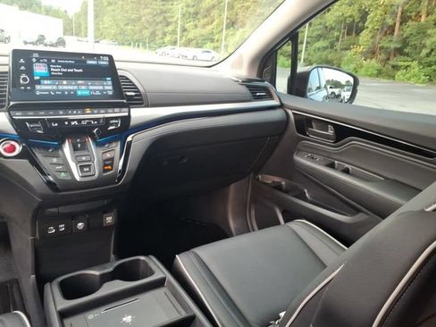 Used 2025 Honda Odyssey Touring image 9