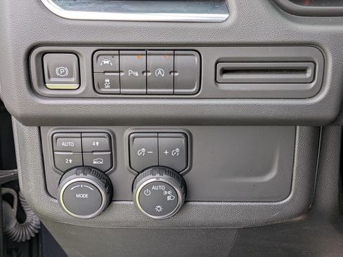 Used 2023 Chevrolet Tahoe LT AWD/4WD image 19