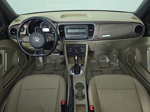 Used 2013 Volkswagen Beetle 2.5 70's Edition FWD image 30