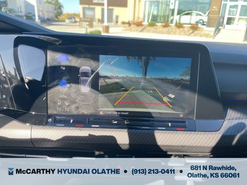 Used 2022 Volkswagen Golf R image 8