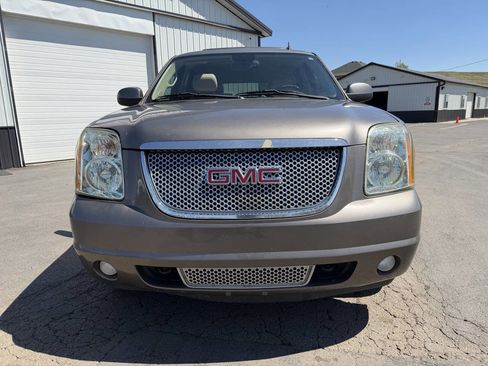 Used 2011 GMC Yukon Denali AWD/4WD image 8