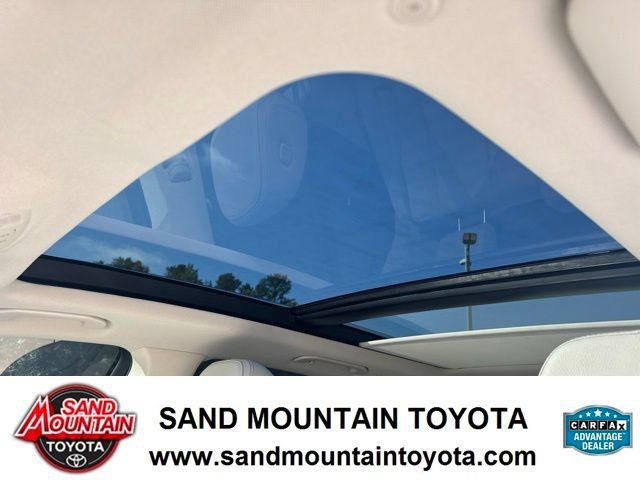 Used 2025 Mercedes-Benz GLE 350 4MATIC image 16