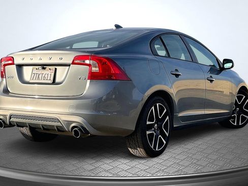 Used 2017 Volvo S60 T5 Dynamic image 13