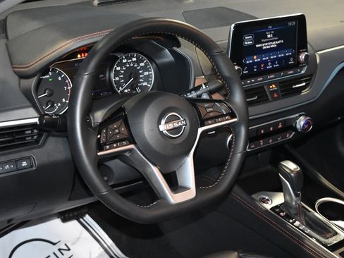 Certified 2025 Nissan Altima 2.5 SR image 2