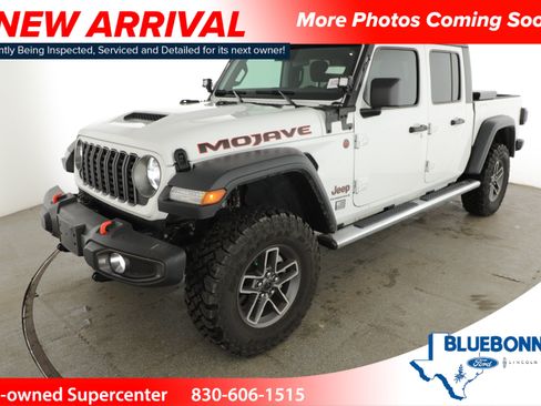 Used 2025 Jeep Gladiator Mojave w/ Convenience Group AWD/4WD image 1