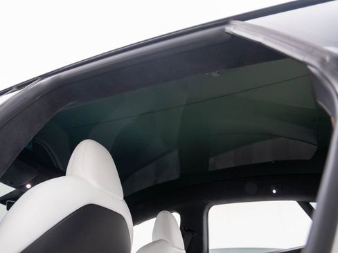 Used 2022 Tesla Model S image 14