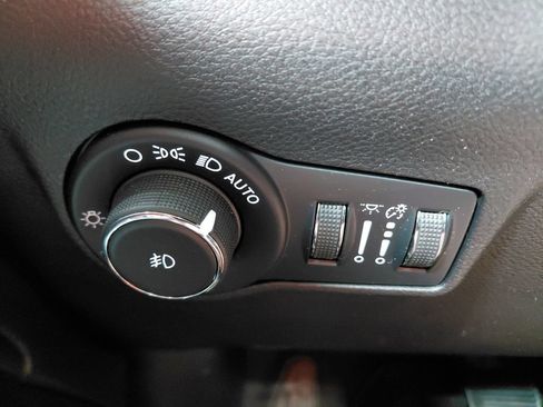 Certified 2022 Jeep Compass Trailhawk w/ Trailhawk Elite Group AWD/4WD image 46
